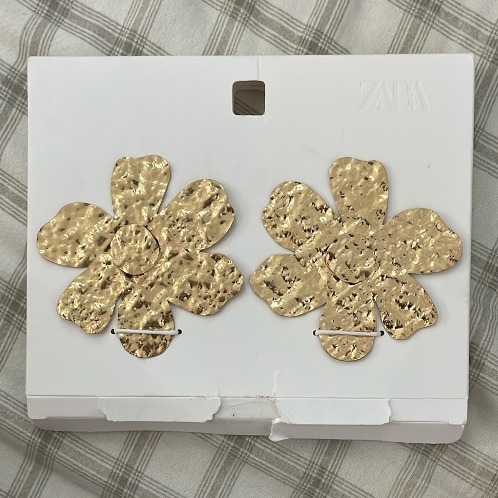 Zara Gold Flower Earrings